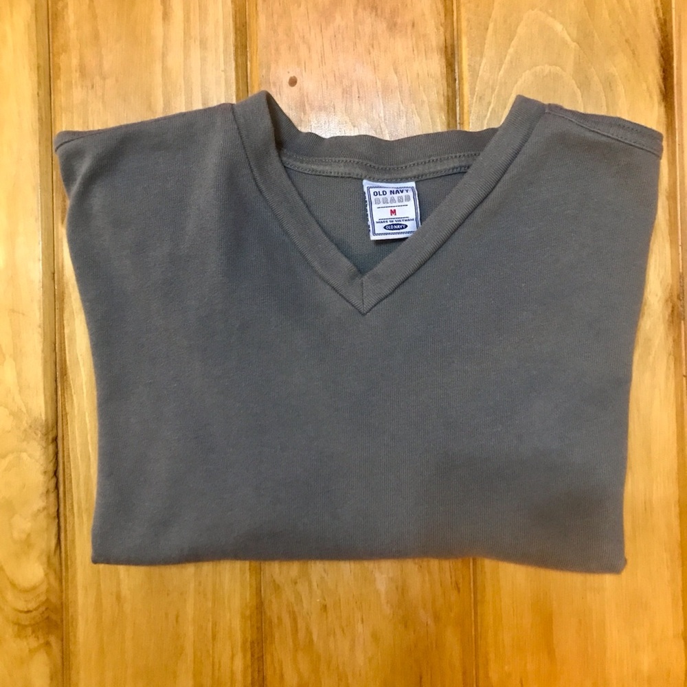 🔥Mens M Old Navy Classic V neck🔥